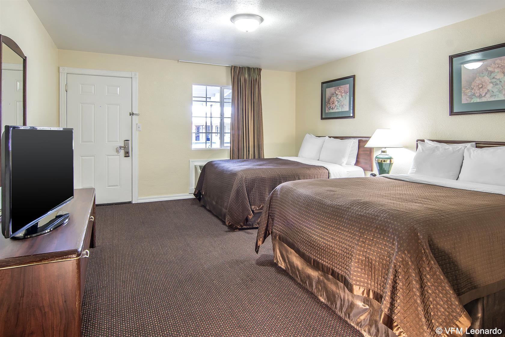 Rodeway Inn Medford South I-5 Екстериор снимка
