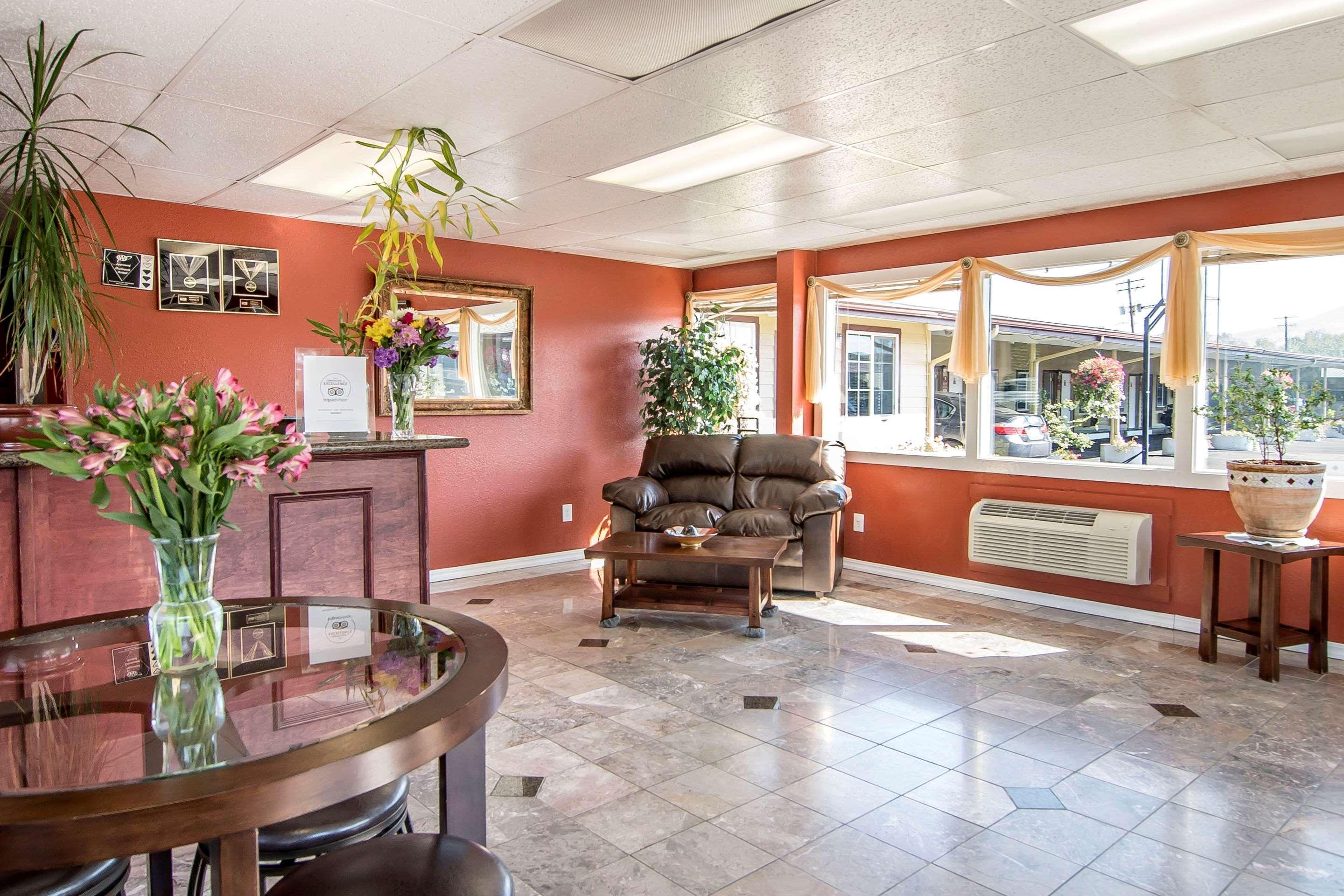 Rodeway Inn Medford South I-5 Екстериор снимка