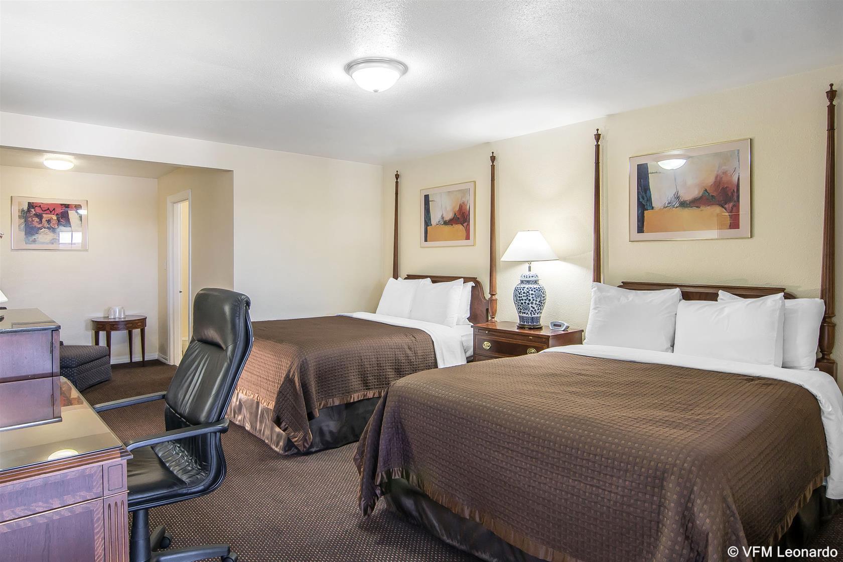 Rodeway Inn Medford South I-5 Екстериор снимка