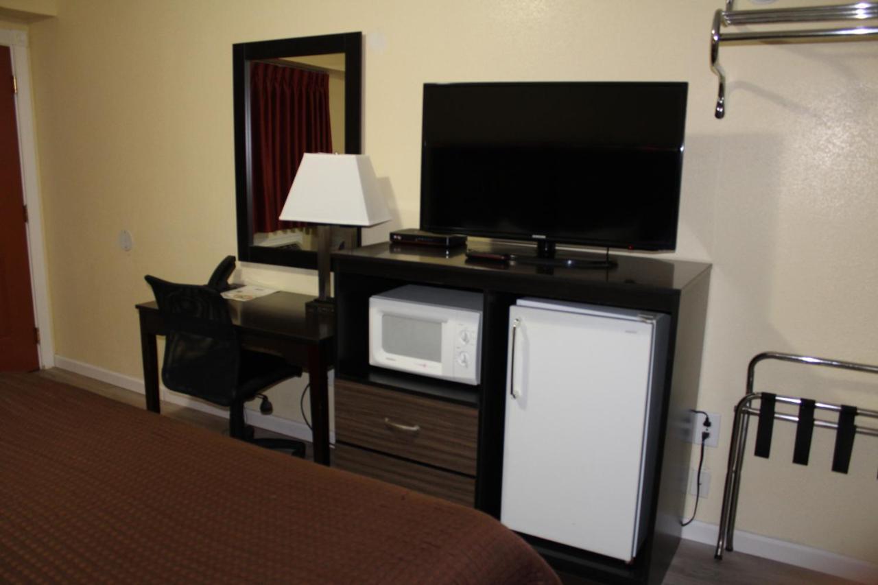 Rodeway Inn Medford South I-5 Екстериор снимка