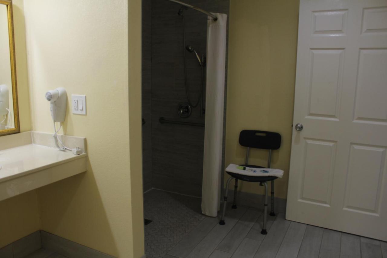 Rodeway Inn Medford South I-5 Екстериор снимка