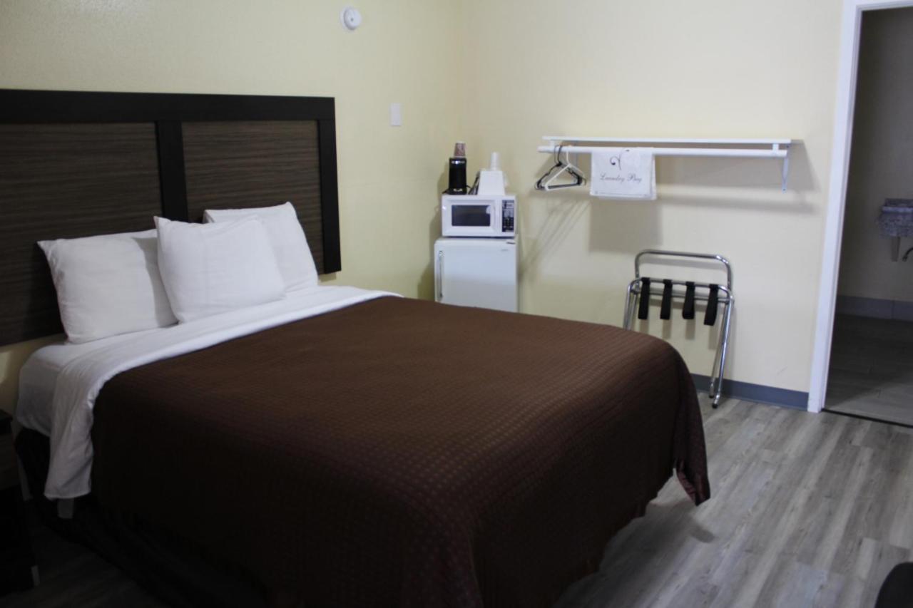 Rodeway Inn Medford South I-5 Екстериор снимка