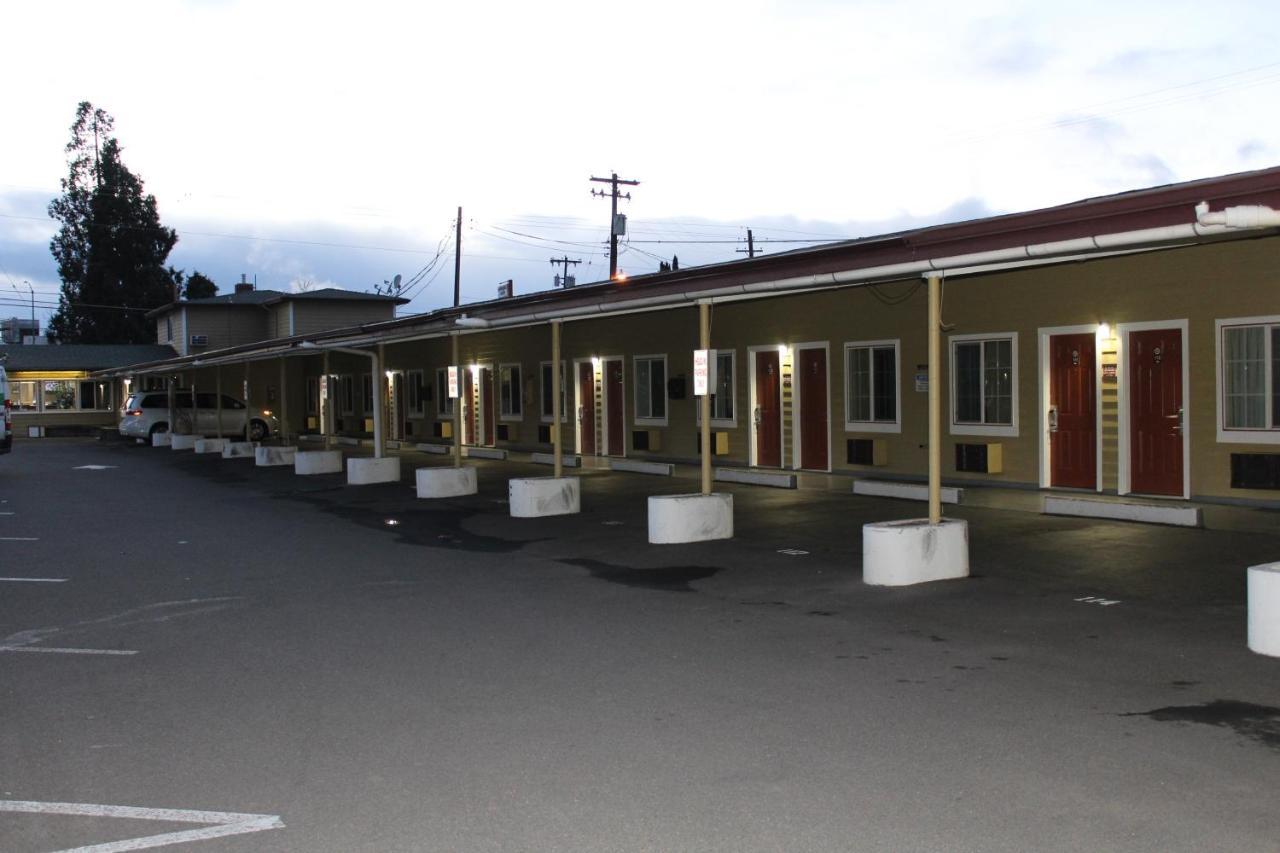 Rodeway Inn Medford South I-5 Екстериор снимка