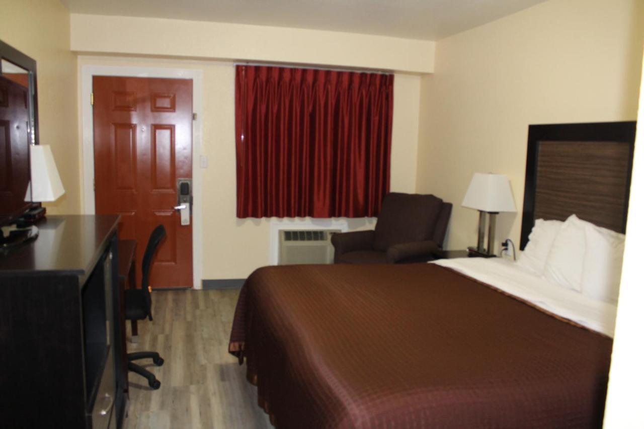 Rodeway Inn Medford South I-5 Екстериор снимка
