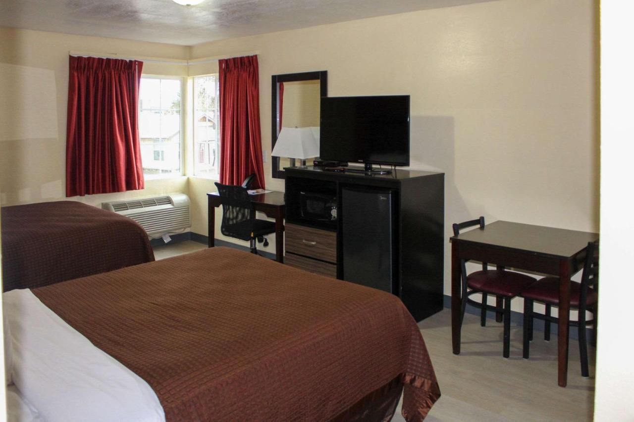 Rodeway Inn Medford South I-5 Екстериор снимка