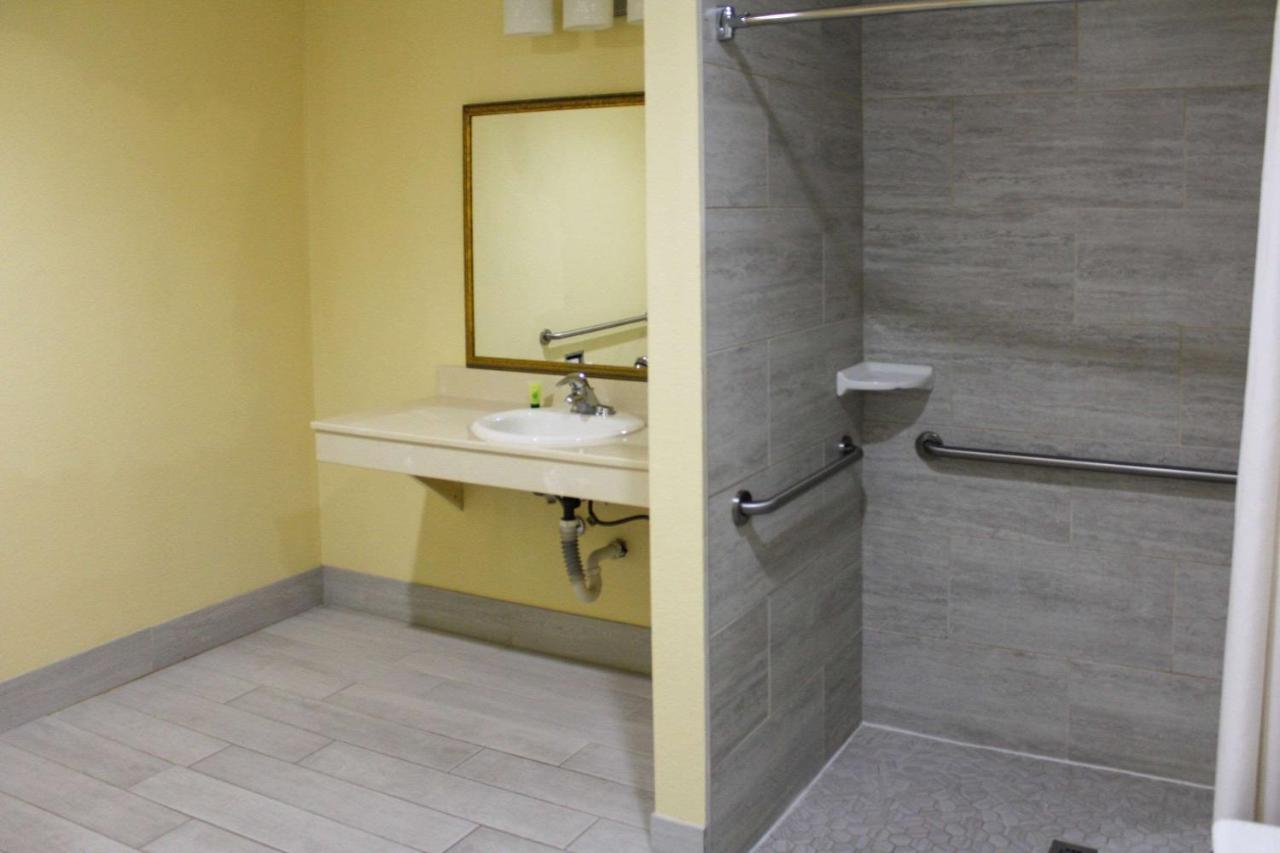 Rodeway Inn Medford South I-5 Екстериор снимка