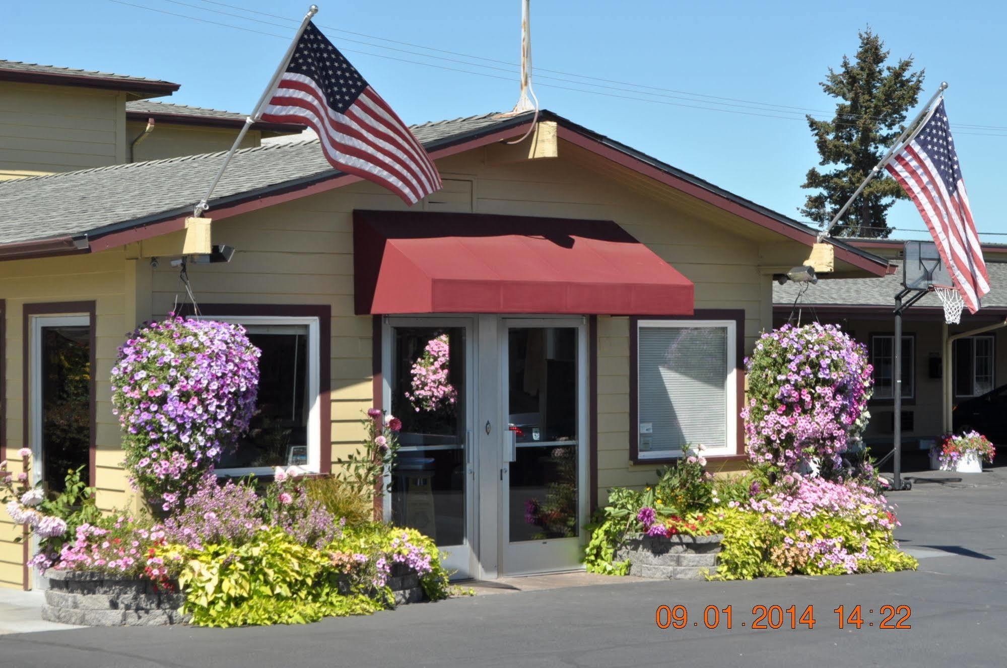 Rodeway Inn Medford South I-5 Екстериор снимка